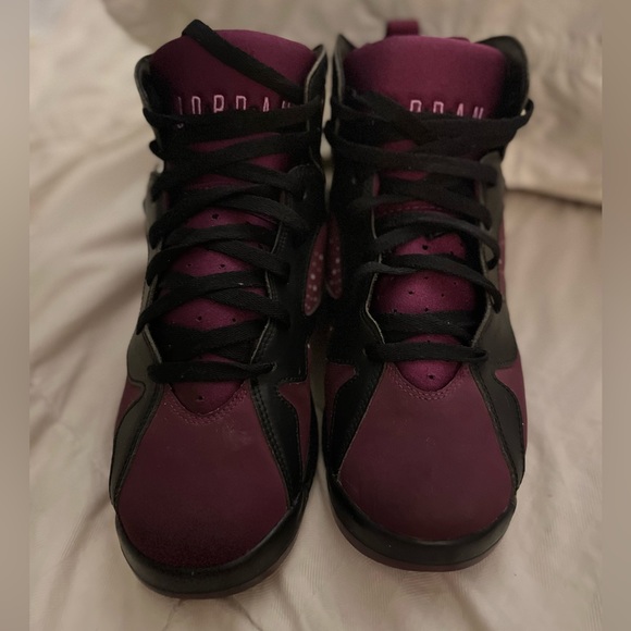 Jordan 7 Retro
Mulberry (GS) - Picture 8 of 12